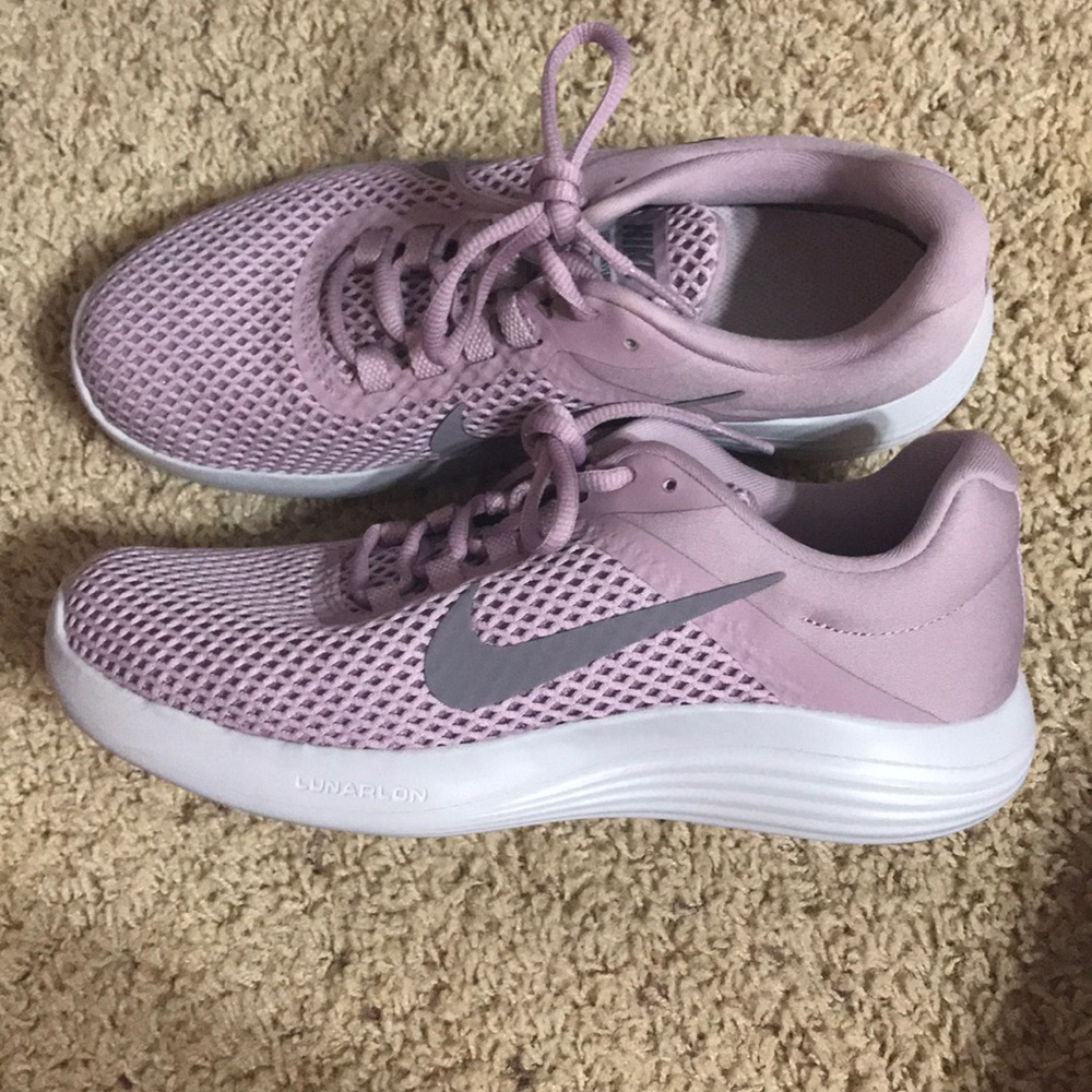 NIKE Lunarlon
